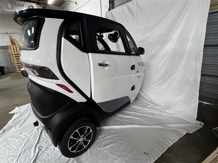 Low Speed Closed Cabin Auto Motorcycle Mini Tricycles