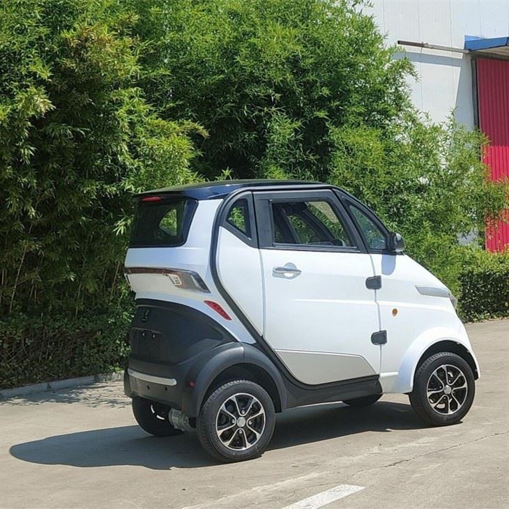 60V Electric Mini E Car Closed Cabin Scooter For Selling
